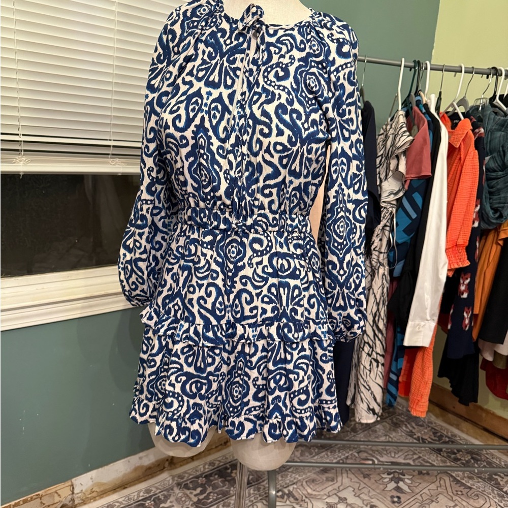Zara Navy and White Longโ Sleeve Dress